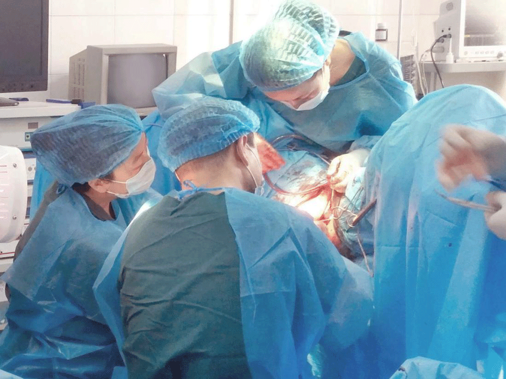黑龙江虹桥医院卵巢囊肿首先例单孔腹腔镜手术顺利完成  开启”＂的微创手术时代