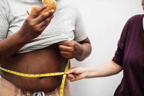 小儿肥胖症是怎么引起的呢？危害是什么呢