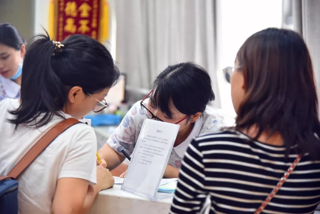 重庆五洲妇儿医院荣获九龙坡区、高新区2018年现代服务业企业五十强