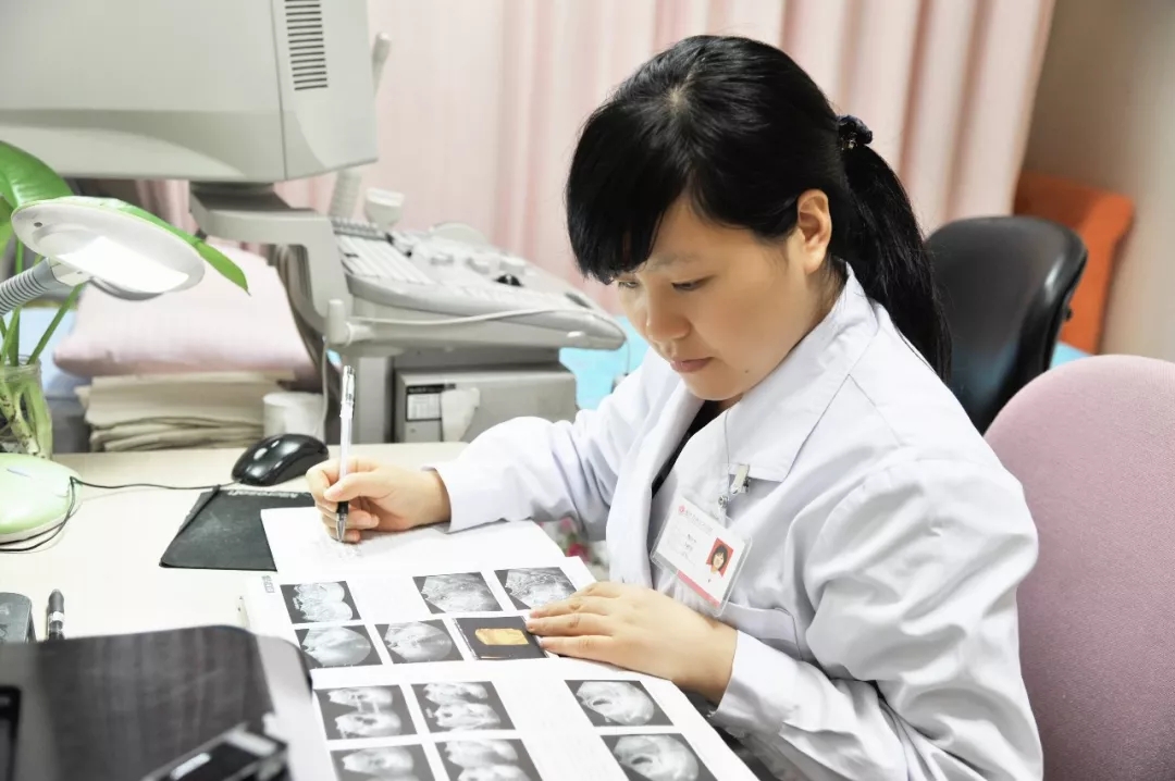 重庆五洲妇儿医院“2019医师节庆祝大会”隆重举办