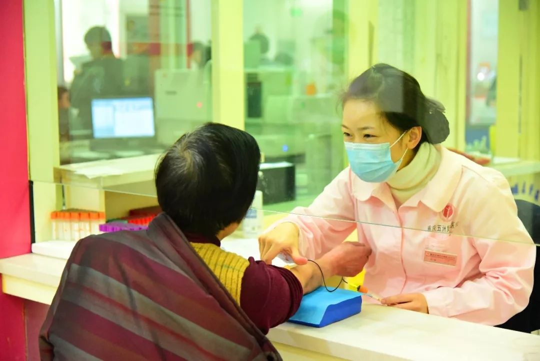 重庆五洲妇儿医院荣获九龙坡区、高新区2018年现代服务业企业五十强