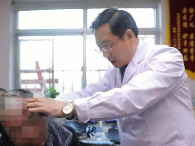 让精准贯穿银屑病治疗的全过程，北京京科银康杨广义院长亲诊