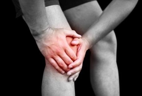 膝盖疼痛跟哪些原因有关？今天我们就把它们一个个揪出来！