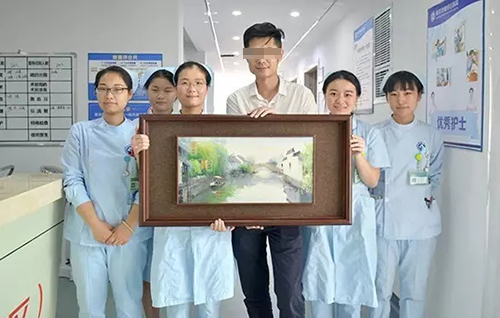 80后画家亲手绘制油画，感谢南京龙蟠结石医院保胆取石团队！