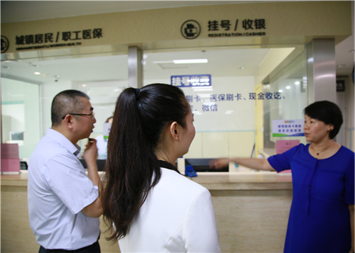 市医保局副局长卢艳丽一行到淄博康明爱尔眼科医院调研指导