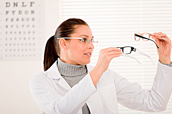 视网膜出血怎么办？严重吗？需要做手术吗？