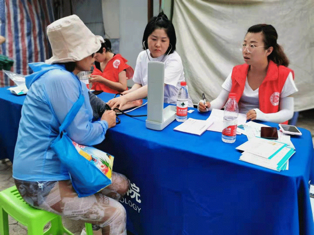 天津欧亚肛肠医院携手冠云西里社区，开展了“关注肠道健康,重视疾病预防”公益活动