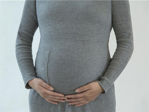 孕期水肿是很多孕妈妈都会遇到的问题。对于水肿问题安琪有着独到的方法