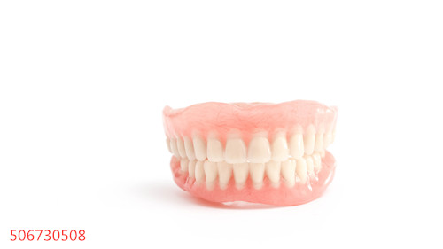 活动假牙虽然方便，但是靠谱系数高吗？