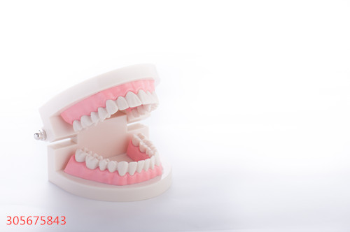 活动假牙虽然方便，但是靠谱系数高吗？