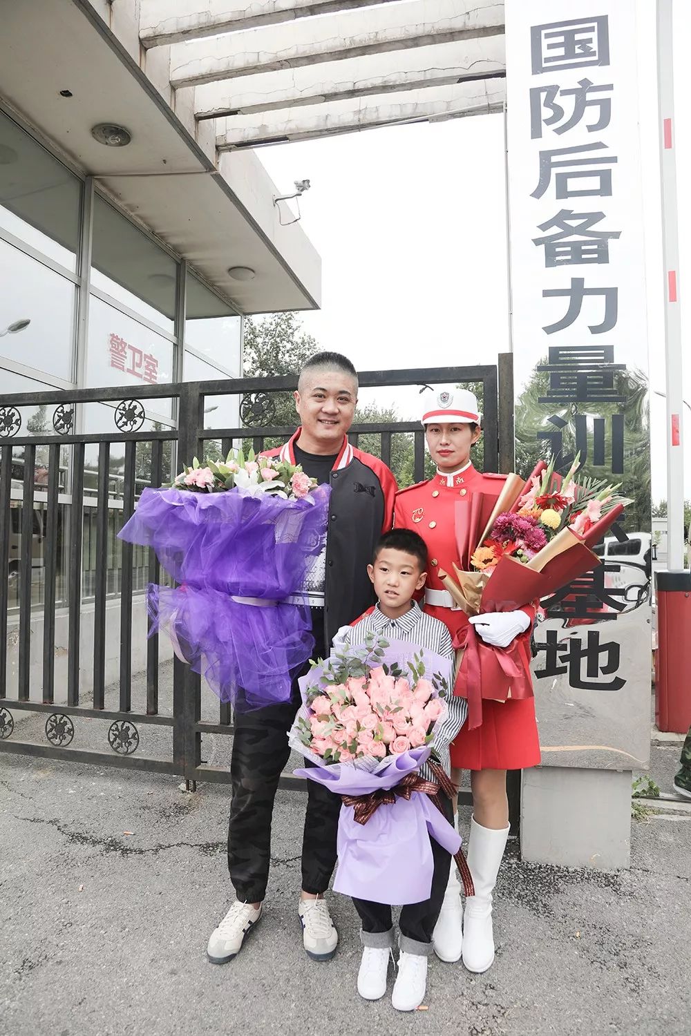 欢迎女民兵回家|朝阳区卫健委带领带队赴训练基地迎接女民兵北京五洲妇儿医院