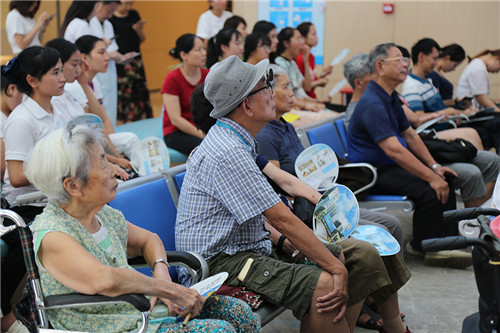 南方医院泰成逸园分院开展 《骨关节炎的预防与治疗》健康知识讲座