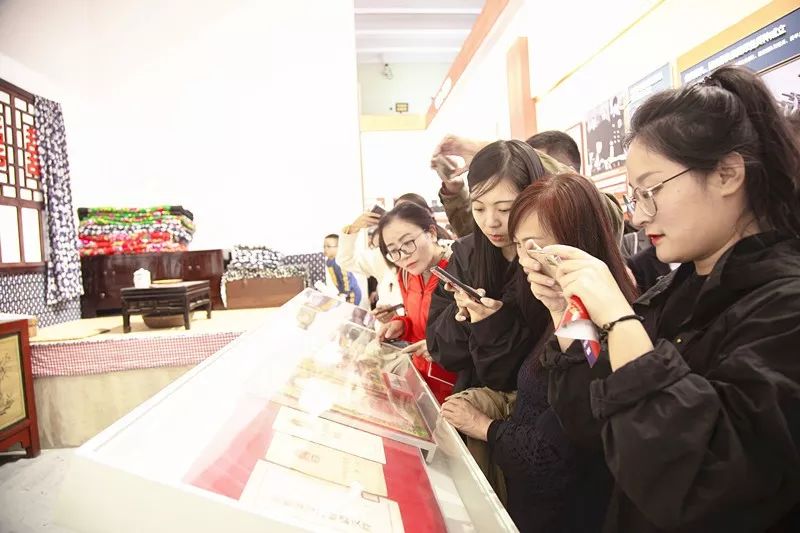北京五洲妇儿医院组织员工参观庆祝新中国成立70周年大型成就展 