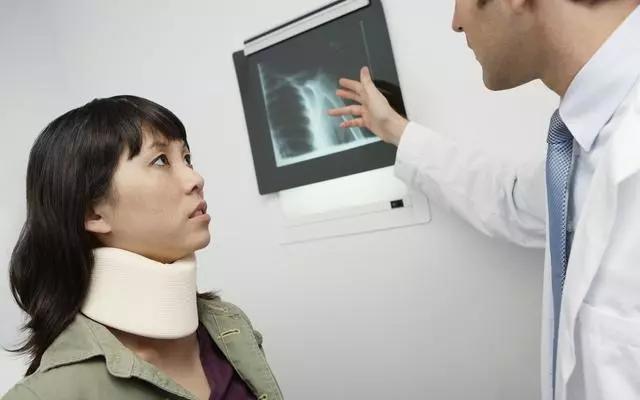 医生科普：推拿、手术、微创、牵引、颈托哪个治疗颈椎病较有效？ 