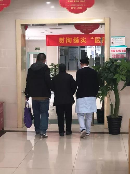明显看得到，专业服务现真诚