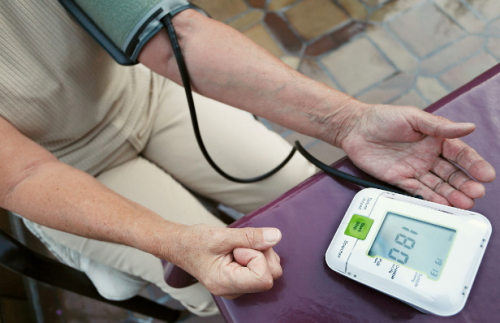 老年性高血压有什么特点？老年人的血压波动有什么特点？