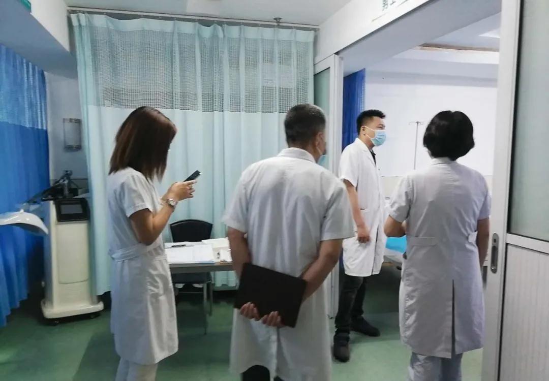  院长行政查房：深入一线解决问题