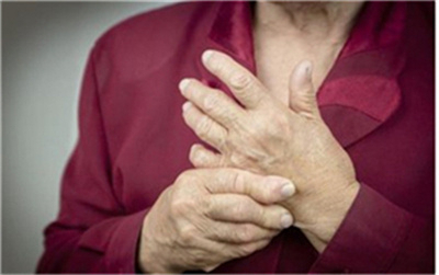手指肿痛变形是风湿性关节炎引起的吗