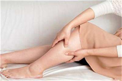 左膝關節疼痛是痛風性關節炎引起的嗎