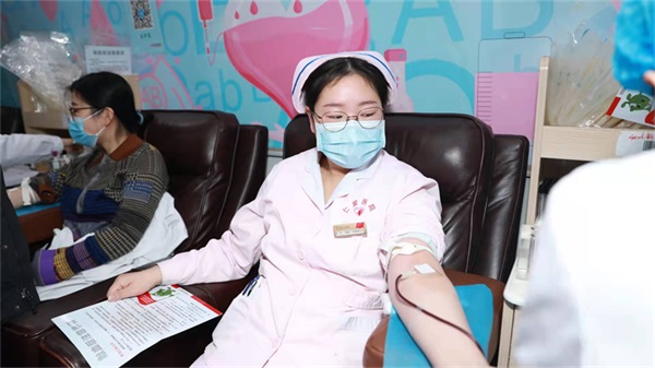 产科护士长马艳娟第9次献血