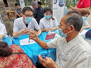 七一节｜贵阳强直医院党支部走进东泓社区慰问义诊