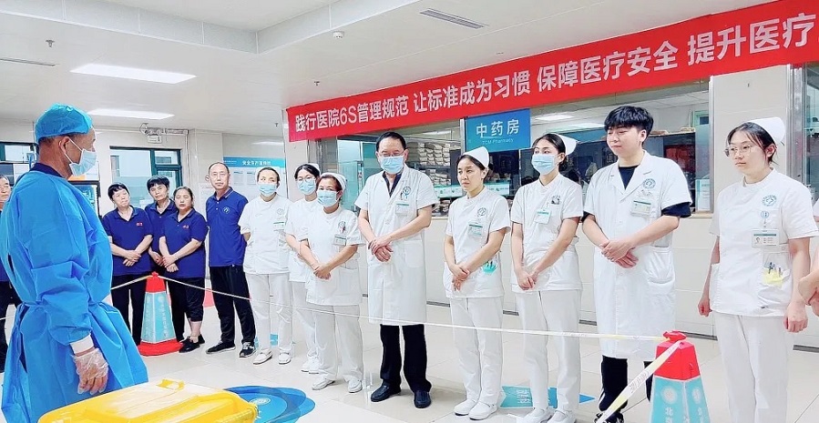 以演筑防，以练应战丨我院开展医疗废物遗撒、泄露处理应急演练